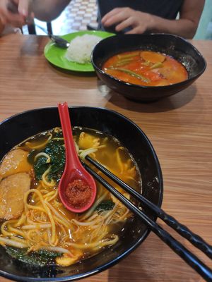 Dinner at Gold Lotus Vegetarian Restaurant in Penang