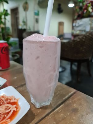 Strawberry smoothie at Dajeon Cafe in Busan
