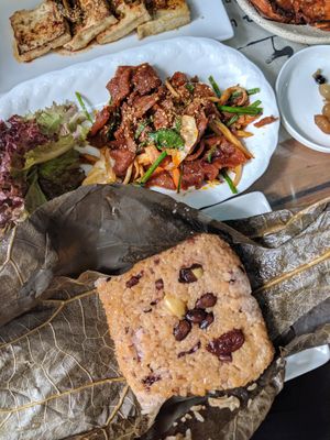 Lotus leaf rice set at Dajeon Cafe in Busan