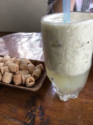 kiwi smoothie at Dajeon Cafe in Busan