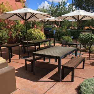 outdoor seating at Local Juicery in Sedona
