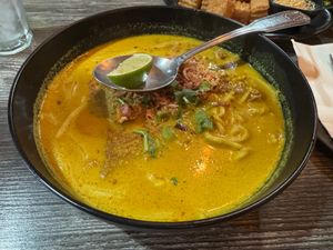 KHOSOI (YELLOW CURRY NOODLES) at Vegan Glory in Los Angeles