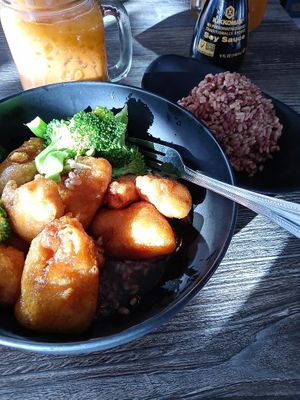 Orange Peel Chicken - plentiful and delicious at Vegan Glory in Los Angeles