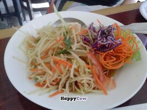 papaya salad at Vegan Glory in Los Angeles