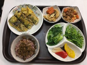 Burdock steak made wit burdock, potatoes, nori are really delicious. at Taiwan Sù 食在地台灣素食堂 in Taipei