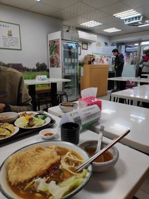 Take away available. Beanbag tomato noodles in foreground. at Taiwan Sù 食在地台灣素食堂 in Taipei