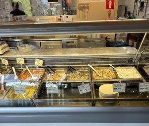 Theke für Take-away Food  at BioToko in Zutphen