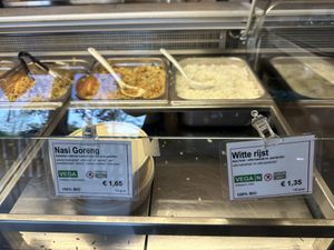 Theke für Take-away Food  at BioToko in Zutphen