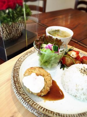 Vegan deli plate at Furomae Cafe in Tokyo