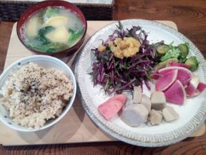 vegetable lunch set at Furomae Cafe in Tokyo