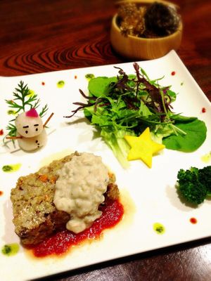 Christmas Plate at Furomae Cafe in Tokyo