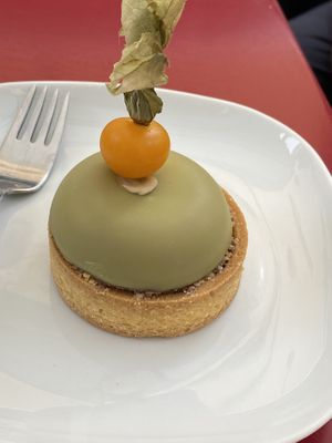 Vegan cake at Vegan Art in Naples