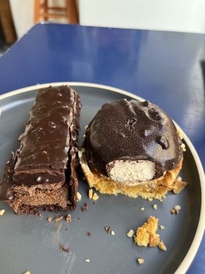 Fantastic desserts  at Vegan Art in Naples
