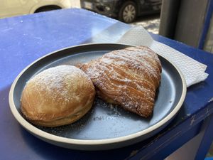 Sfogliatella liscia + riccia  at Vegan Art in Naples