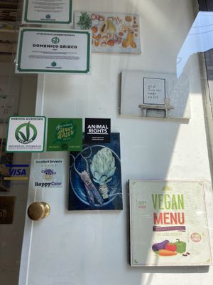 🌱🧡  at Vegan Art in Naples