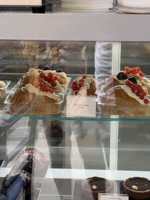 Baba con créma   at Vegan Art in Naples