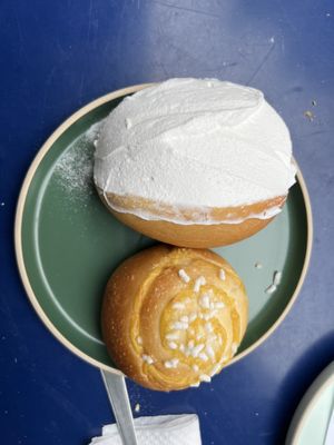 Maritozzo et veneziana  at Vegan Art in Naples