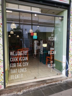 Live vegan  at Vegan Art in Naples