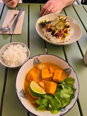 Curry with vegetables and tofu at Kind Kitchen in Barcelona