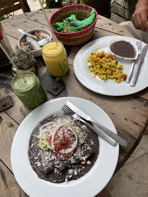 ! at Verde Vegan in Acapulco