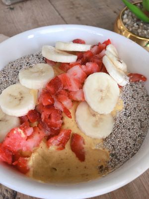 mango- plátano bowl  at Verde Vegan in Acapulco