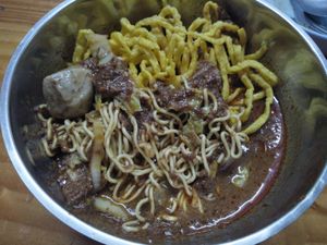 Khao soi underneath at Oasis Vegetaurant in Chiang Rai