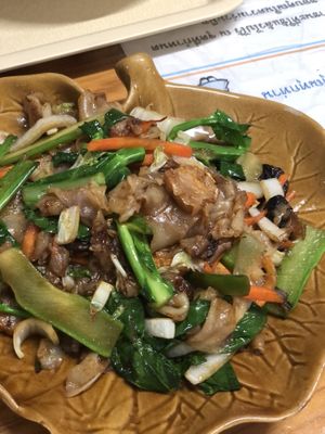 Pad see ew  at Oasis Vegetaurant in Chiang Rai