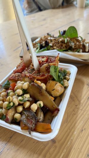 vegane Lasagne und vegane Salate  at Vegan Garden London - Food Stand in South East London