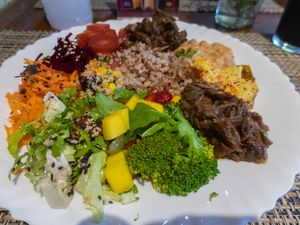 Minha primeira seleção do almoço de 25/09/2022.  at Dom Veggie in Curitiba