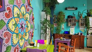 Very nice atmosphere, no wifi at Mahatma Cafe in Istanbul