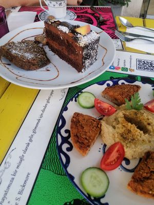 MahatmaCakes, Mahatma Peppered Bread... 🥰🌱🌸 at Mahatma Cafe in Istanbul