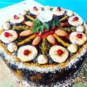 #Mahatma #birthday #cake!
#with #banana #vanilla #cream #and #chokolate
 at Mahatma Cafe in Istanbul