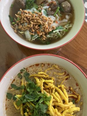 Boat noodles and Khao soi  #Veganuary at Tamachat in Chiang Rai