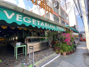 Approaching from the south. at Tamachat in Chiang Rai