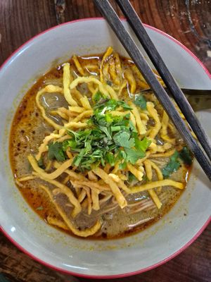 Kao soi at Tamachat in Chiang Rai