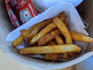 Seasoned fries (vegan) at Ike's in Monterey