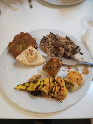 Buffet at Hibiscus in Braga