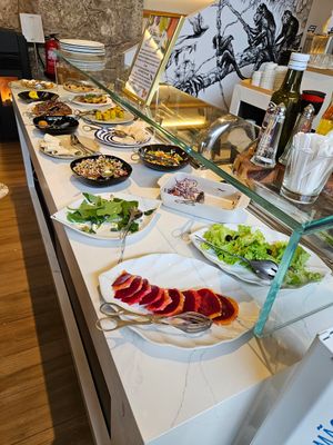 Buffet at Hibiscus in Braga