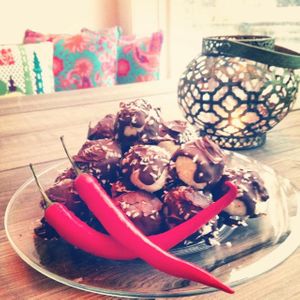 Raw Bounty with chili  at Bare Groent in Fredrikstad