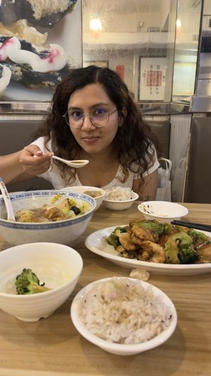 Big bowl, customised fried dish, and rice. We eat alot. 😀  at Amazing Kitchen in Kowloon