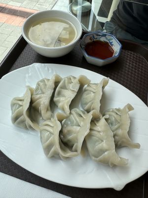Steamed dumplings  at Tishifang 滴水坊 - Kowloon Bay in Kowloon