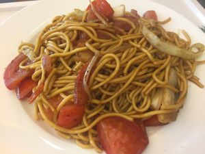Fried noodles with tomato and veggie at Tishifang 滴水坊 - Kowloon Bay in Kowloon