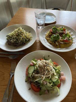 Leek salad, young lettuce salad, naan appetizer  at Postcards in Hanalei