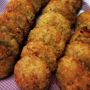 chickpea of the sea patties! served in corn tortilla with avocado, pico de gallo and crispy slaw. lots of lime is delicious!  at Green Bar in Muntinlupa