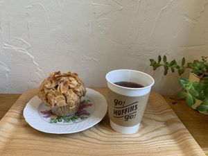 Pear Cinnamon muffin and tea at Go Muffins Go - Suginami in Tokyo