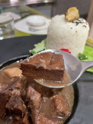 Beef - soy protein - incredible #Veganuary at Mianto 艾果豐 in Taipei