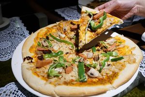 pizza at Mianto 艾果豐 in Taipei