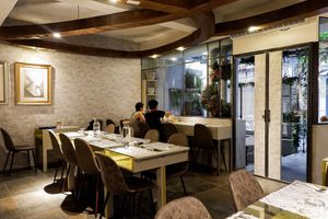 Seats in front at Mianto 艾果豐 in Taipei