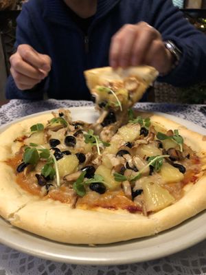 Pizza at Mianto 艾果豐 in Taipei