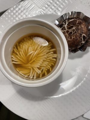 Tofu soup and “mushroom” that is actually a sesame bun   at GuǒRán Huì 果然匯 - fruitfulfood in Taipei